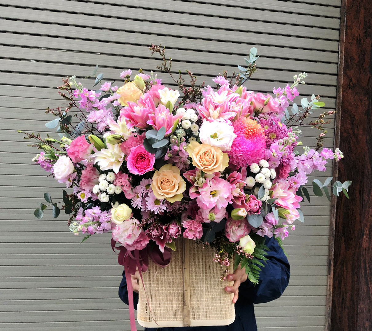 Send Mothers day flower arrangement to Hanoi