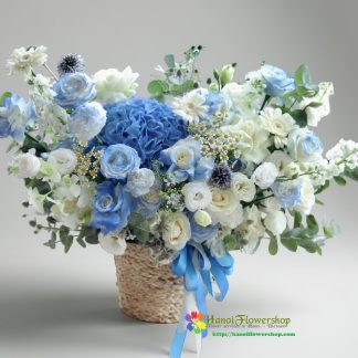 Order blue flower arrangement delivery Hanoi