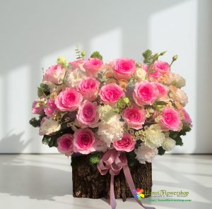 Pink rose arrangement
