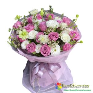 Purple rose bouquet for her