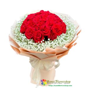 Red rose and baby breath bouquet