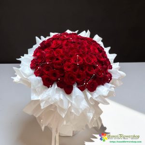 Special bouquet of red roses