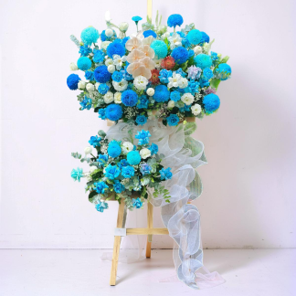 Online blue opeing flower stand in Hanoi