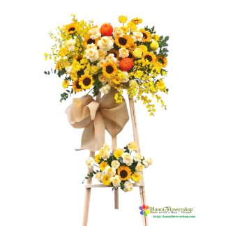 Order opening flower stand in Hanoi