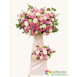 Order standing arrangement of flowers in Hanoi