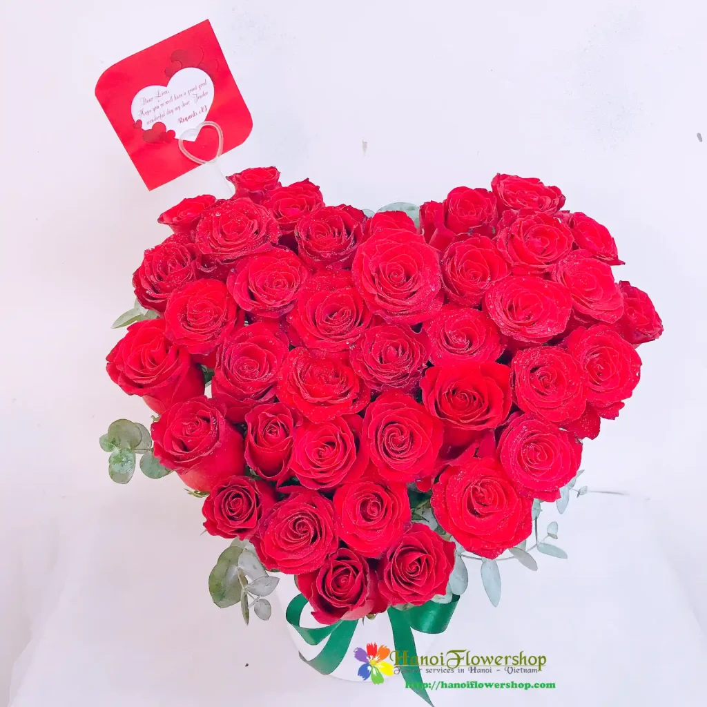 Romantic anniversary flower bouquet delivered in Hoan Kiem District, Hanoi