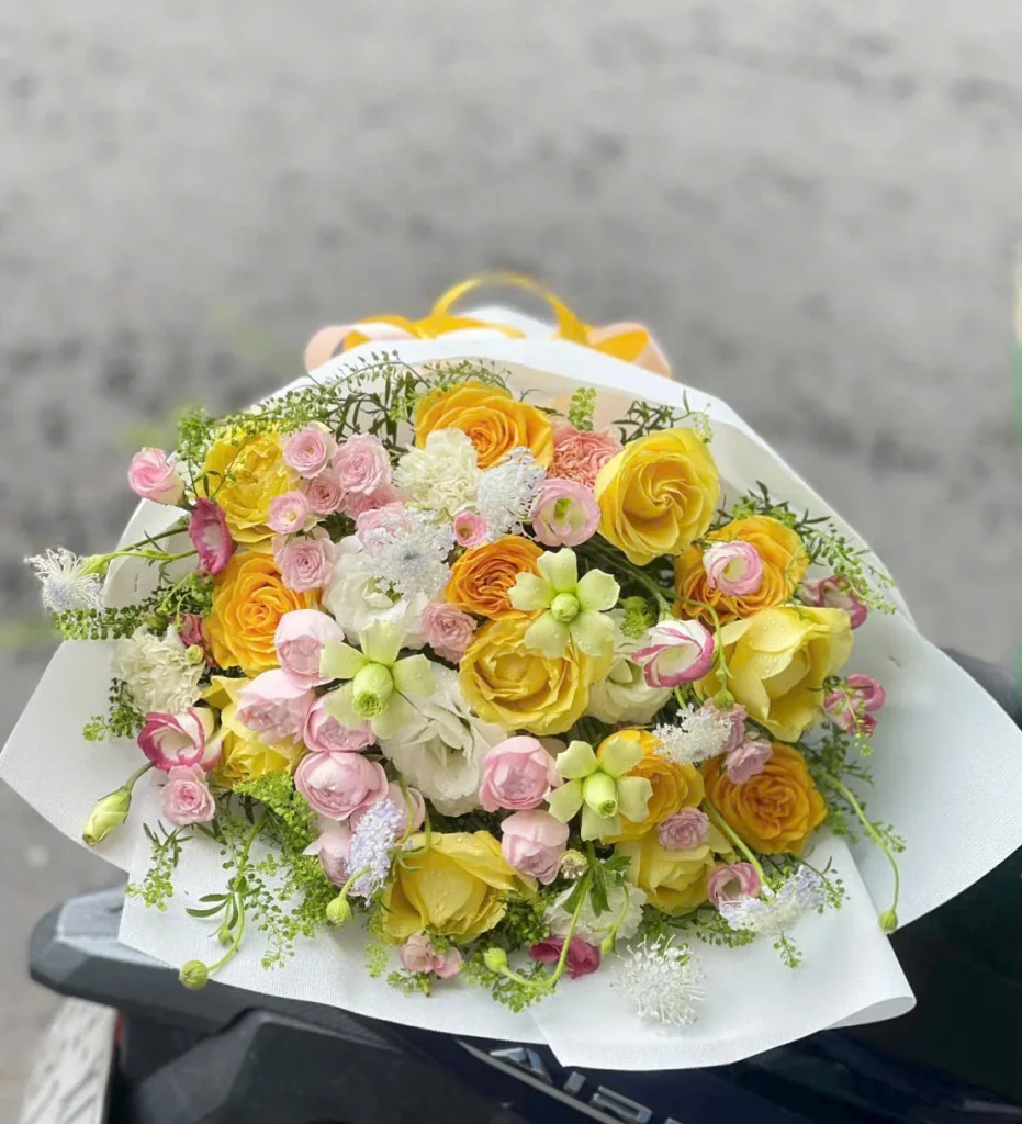 Yellow and Pink Rose Bouquet for Delivery to Ba Dinh Hanoi